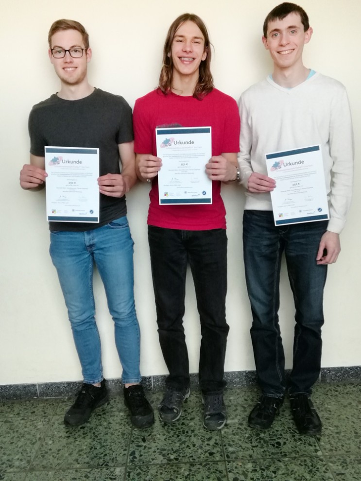 Den zweiten Preis erhielten Jonas Maurmann, Thomas Stegmeyer, Alexander Mayer vom Max-Born-Gymnasium Backnang
